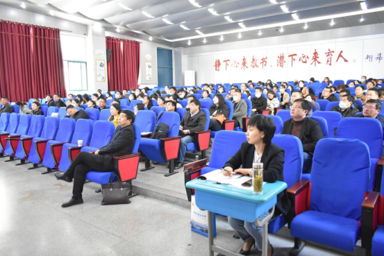 【品质教研】仰观语文之“大”  俯察研学之“盛”(图1)