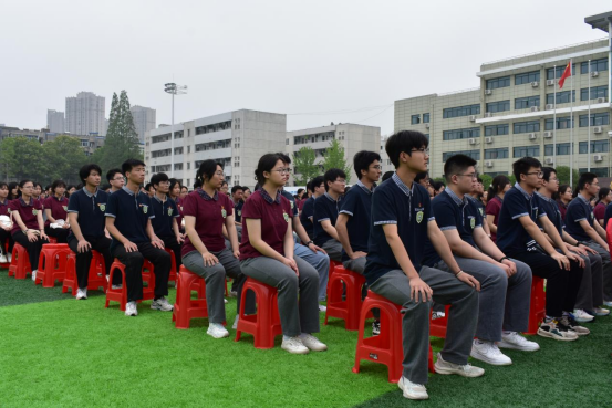 强国有我启新程，挺膺担当励青春——合肥市暨肥西县纪念五四运动105周年规范入团仪式在肥西中学顺利举行(图2)