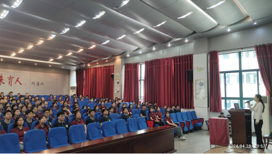 强国有我启新程，挺膺担当励青春——合肥市暨肥西县纪念五四运动105周年规范入团仪式在肥西中学顺利举行(图9)